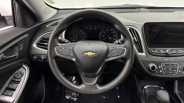 Photo of 2025 Summit White Chevrolet Malibu