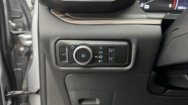 Photo of 2024 Iconic Silver Metallic Ford Explorer