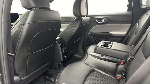 Photo of 2024 Gray Jeep Compass