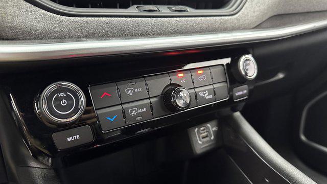 Photo of 2024 Gray Jeep Compass