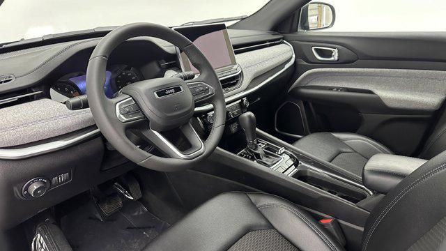 Photo of 2024 Gray Jeep Compass