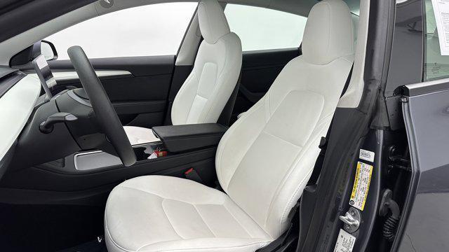 Photo of 2023 Gray Tesla Model 3