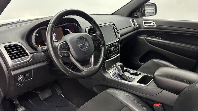Photo of 2021 Diamond Black Crystal Pearlcoat Jeep Grand Cherokee