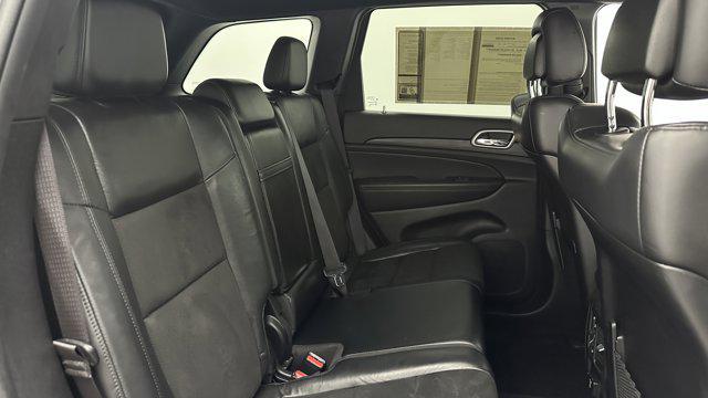 Photo of 2021 Diamond Black Crystal Pearlcoat Jeep Grand Cherokee