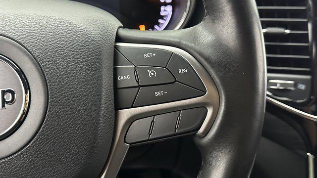 Photo of 2021 Diamond Black Crystal Pearlcoat Jeep Grand Cherokee