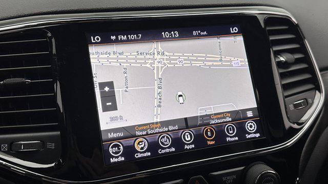 Photo of 2021 Diamond Black Crystal Pearlcoat Jeep Grand Cherokee