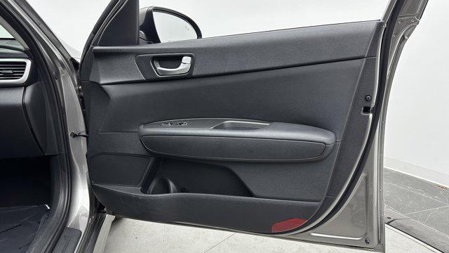 Photo of 2018 Titanium Silver Kia Optima