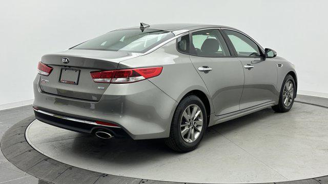 Photo of 2018 Titanium Silver Kia Optima
