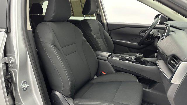 Photo of 2024 Brilliant Silver Metallic Nissan Rogue