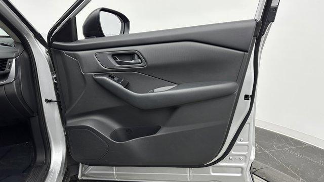 Photo of 2024 Brilliant Silver Metallic Nissan Rogue