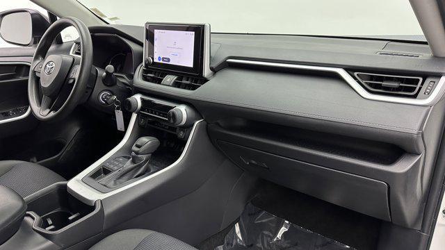 Photo of 2024 Ice Cap Toyota RAV4