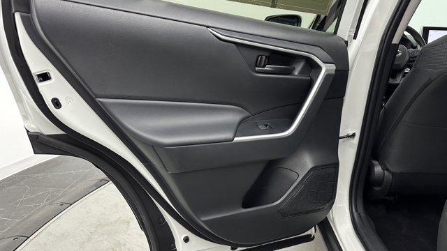 Photo of 2024 Ice Cap Toyota RAV4