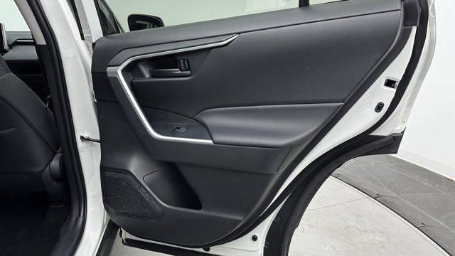 Photo of 2024 Ice Cap Toyota RAV4