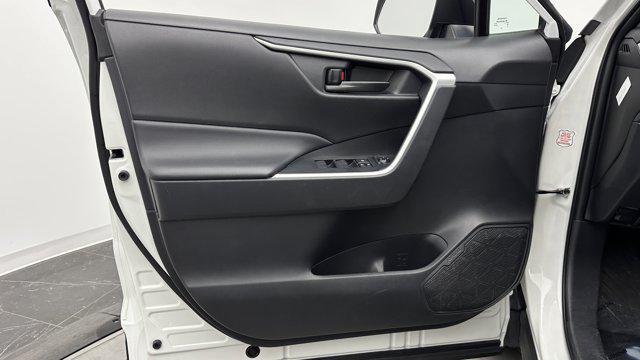 Photo of 2024 Ice Cap Toyota RAV4