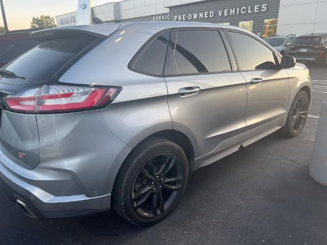 Photo of 2021 ICONIC SILVER Ford Edge