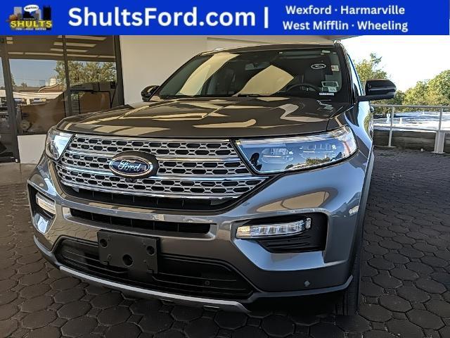 Photo of 2022 CARBONIZED GRAY METALLIC Ford Explorer