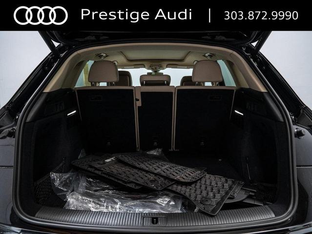 Photo of 2023 Black Metallic Audi Q5