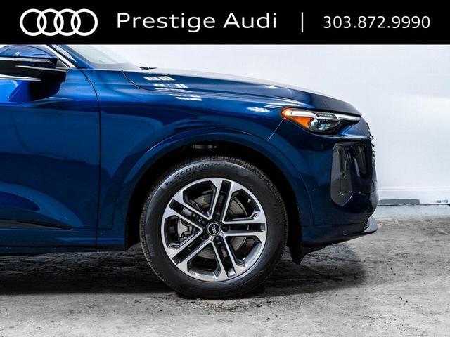Photo of 2025 Navarra Blue Metallic Audi Q5