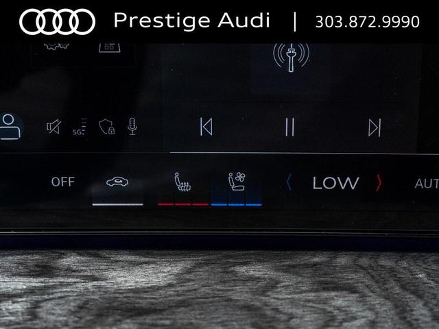 Photo of 2025 Navarra Blue Metallic Audi Q5