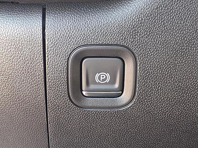 Photo of 2025 Summit White GMC Sierra 2500