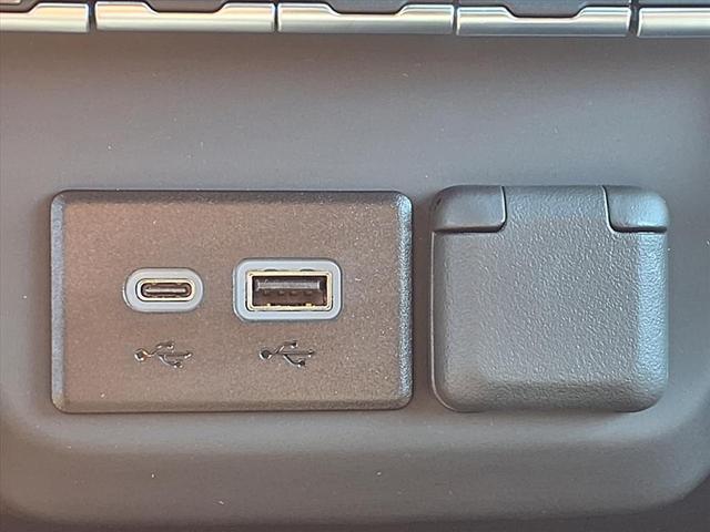 Photo of 2025 Summit White GMC Sierra 2500