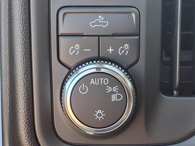 Photo of 2025 Summit White GMC Sierra 2500