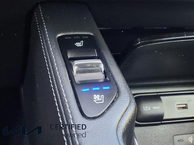 Photo of 2022 Glacial White Pearl Kia Telluride