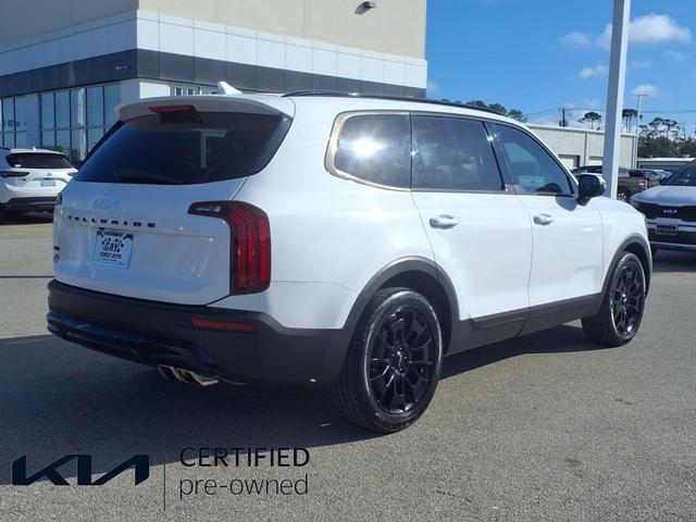 Photo of 2022 Glacial White Pearl Kia Telluride