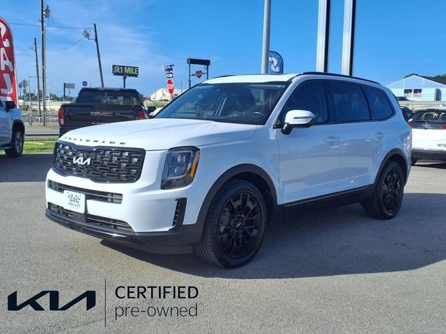 Photo of 2022 Glacial White Pearl Kia Telluride