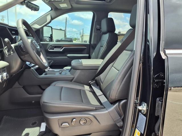 Photo of 2025 Onyx Black GMC Sierra 2500