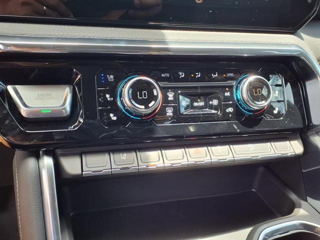 Photo of 2025 Onyx Black GMC Sierra 2500
