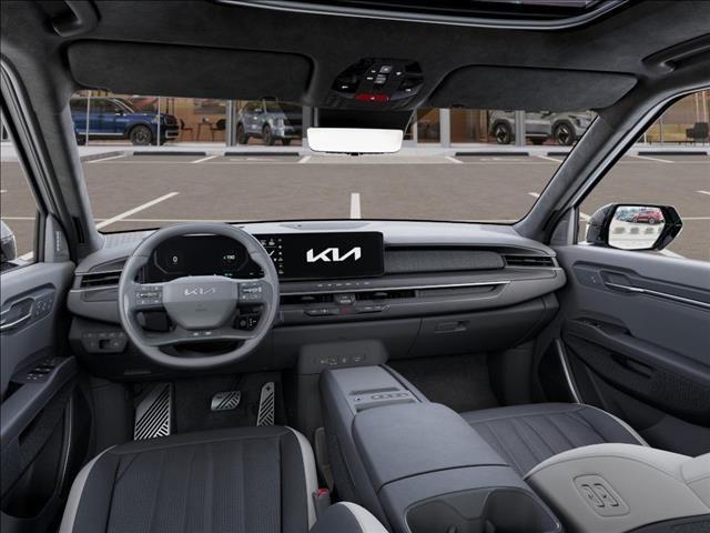 Photo of 2026 White Pearl Kia EV9