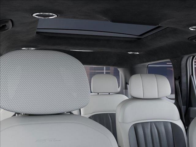 Photo of 2026 White Pearl Kia EV9