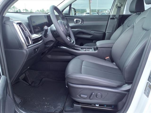 Photo of 2025 Glacial White Pearl Kia Sorento