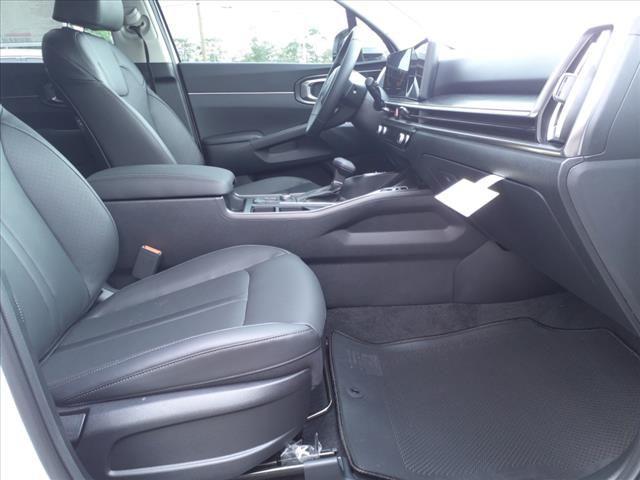Photo of 2025 Glacial White Pearl Kia Sorento