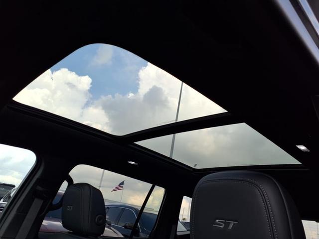 Photo of 2026 Ebony Twilight Metallic Buick Enclave