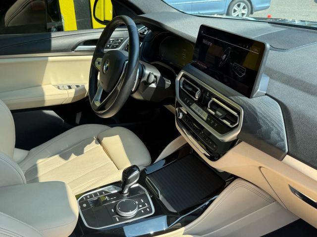 Photo of 2022 Gray BMW X4