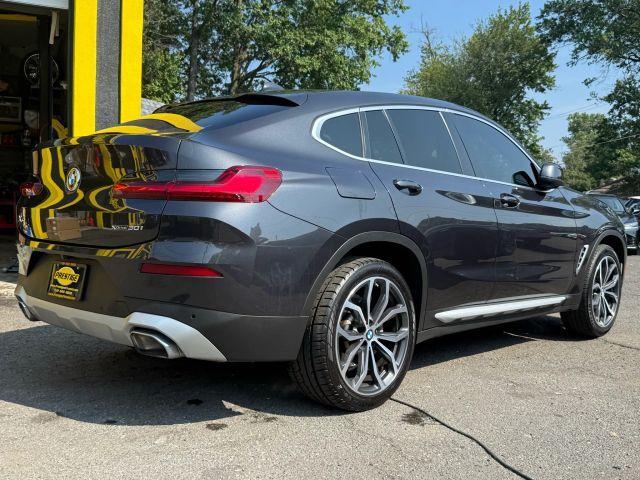 Photo of 2022 Gray BMW X4