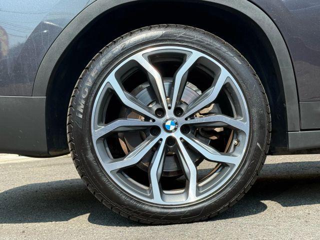 Photo of 2022 Gray BMW X4