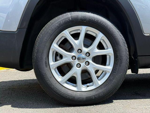 Photo of 2015 Silver Jeep Cherokee