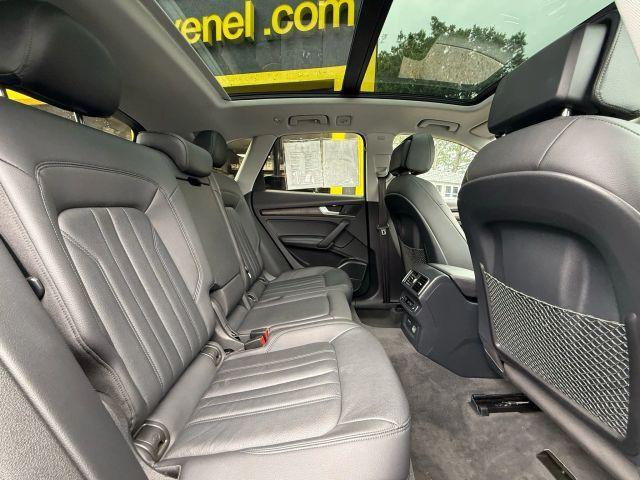 Photo of 2019 Mythos Black Metallic Audi Q5