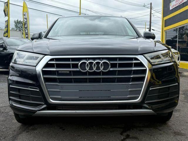 Photo of 2019 Mythos Black Metallic Audi Q5