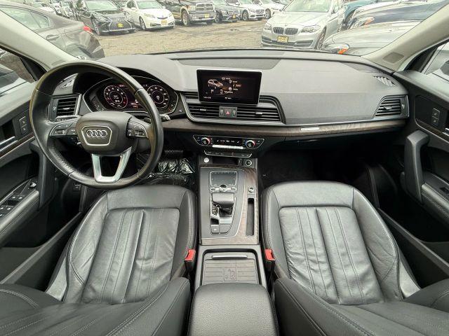Photo of 2019 Mythos Black Metallic Audi Q5