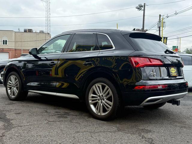 Photo of 2019 Mythos Black Metallic Audi Q5