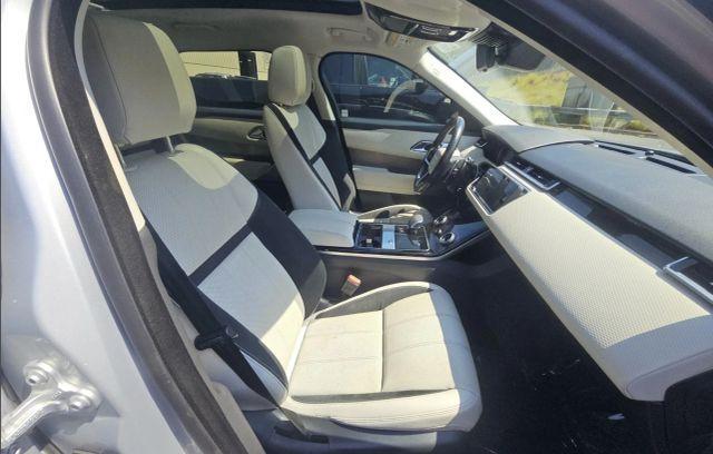 Photo of 2022 Hakuba Silver Land Rover Range Rover Velar