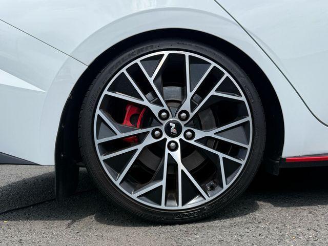 Photo of 2023 White Hyundai ELANTRA N
