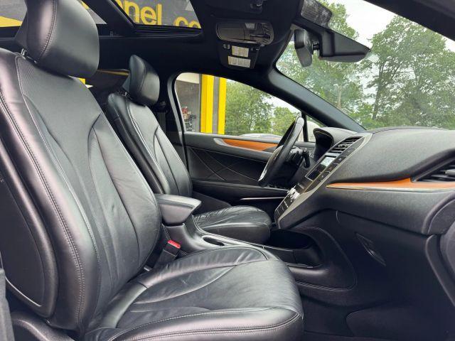 Photo of 2019 White Lincoln MKC