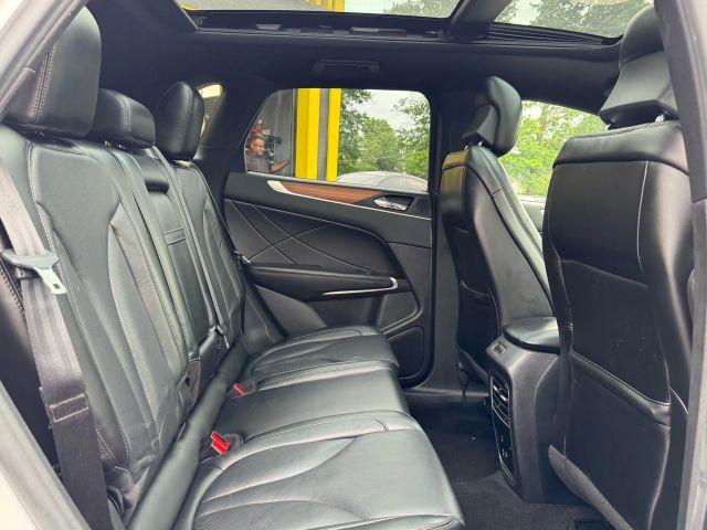 Photo of 2019 White Lincoln MKC