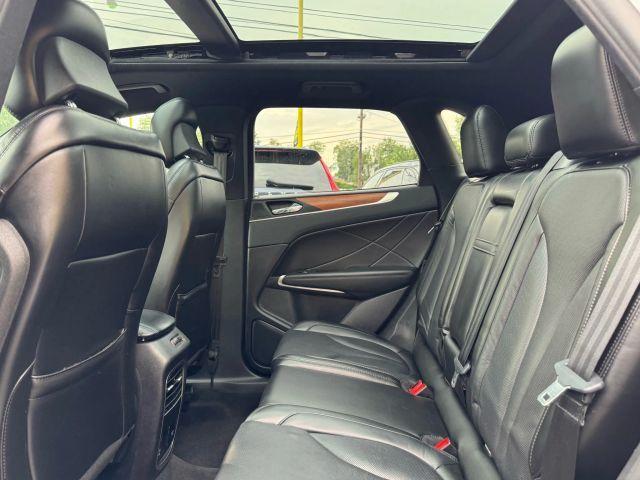 Photo of 2019 White Lincoln MKC