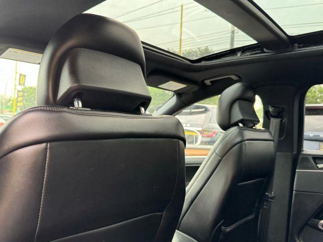 Photo of 2019 White Lincoln MKC